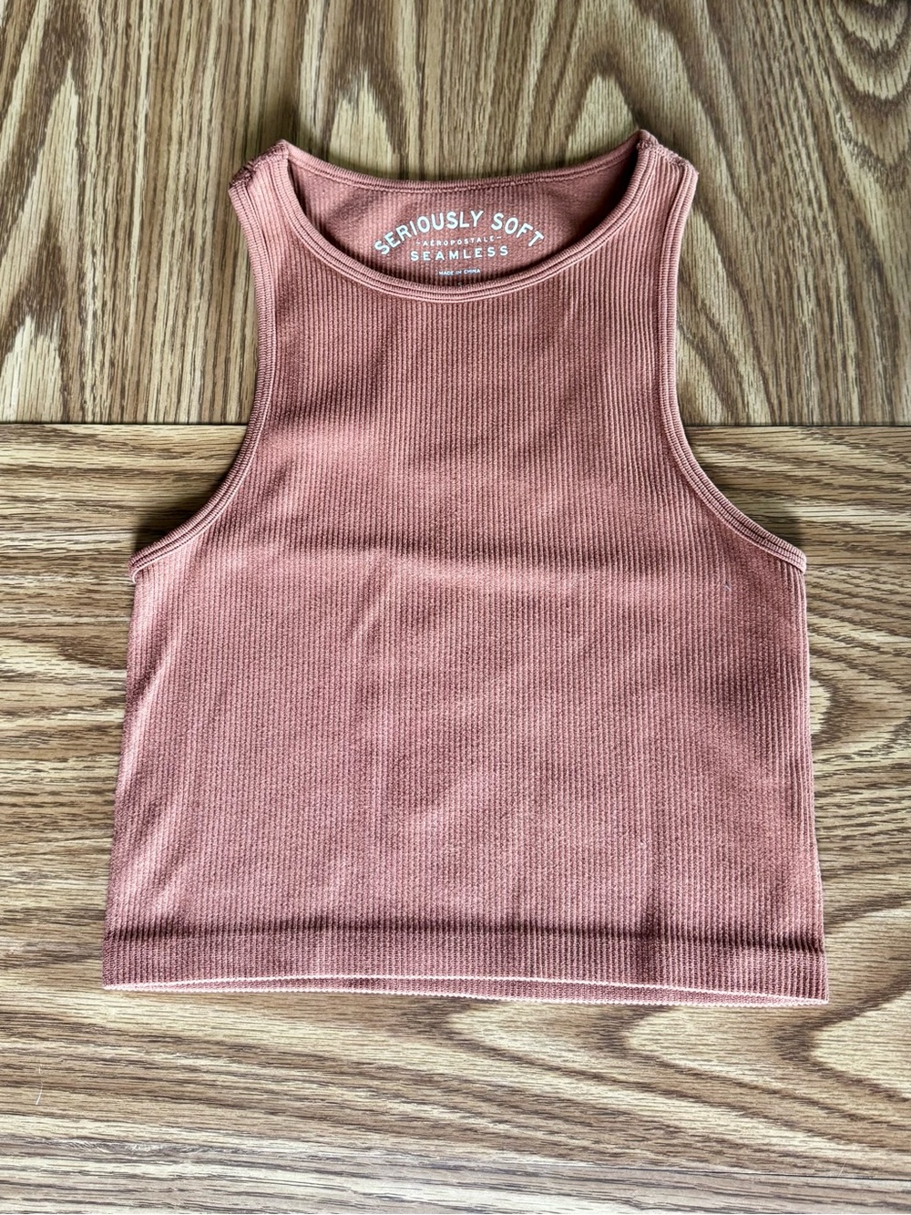 Lot of Women’s tees/tanks Small - Hollister, Aero, Old Navy - Picture 8 of 8